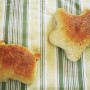 自家製パンでサイと☆を作ってみました。発酵途中で角がコブみたいになりましたが、小サイなんです。味はもちろんうまかったです。